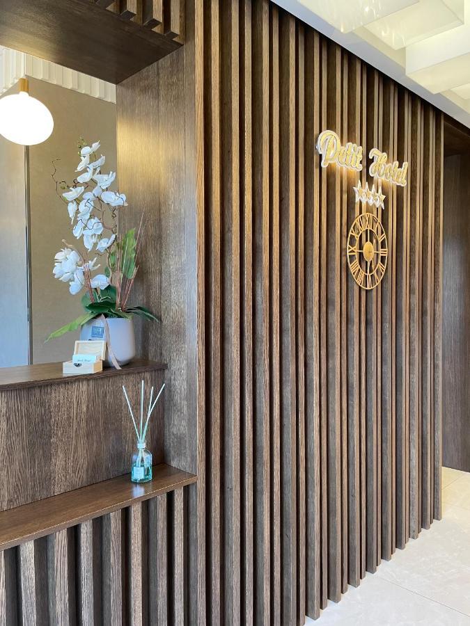 Petit Hotel Prato  Kültér fotó